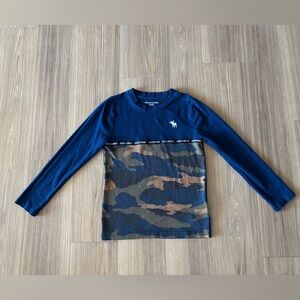 Y2K Abercrombie Kids T Shirt Long Sleeve Blue Camo Logo Boys Youth 7/8 Preppy